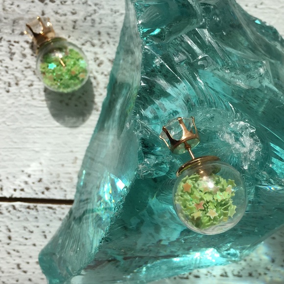 Green Star Double Stud Earrings - Picture 5 of 7